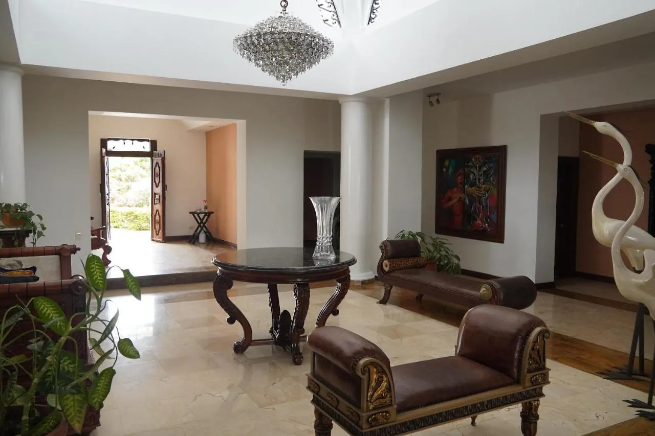 Bed & Breakfast Hotel Boutique Villa Casuarinas Cali